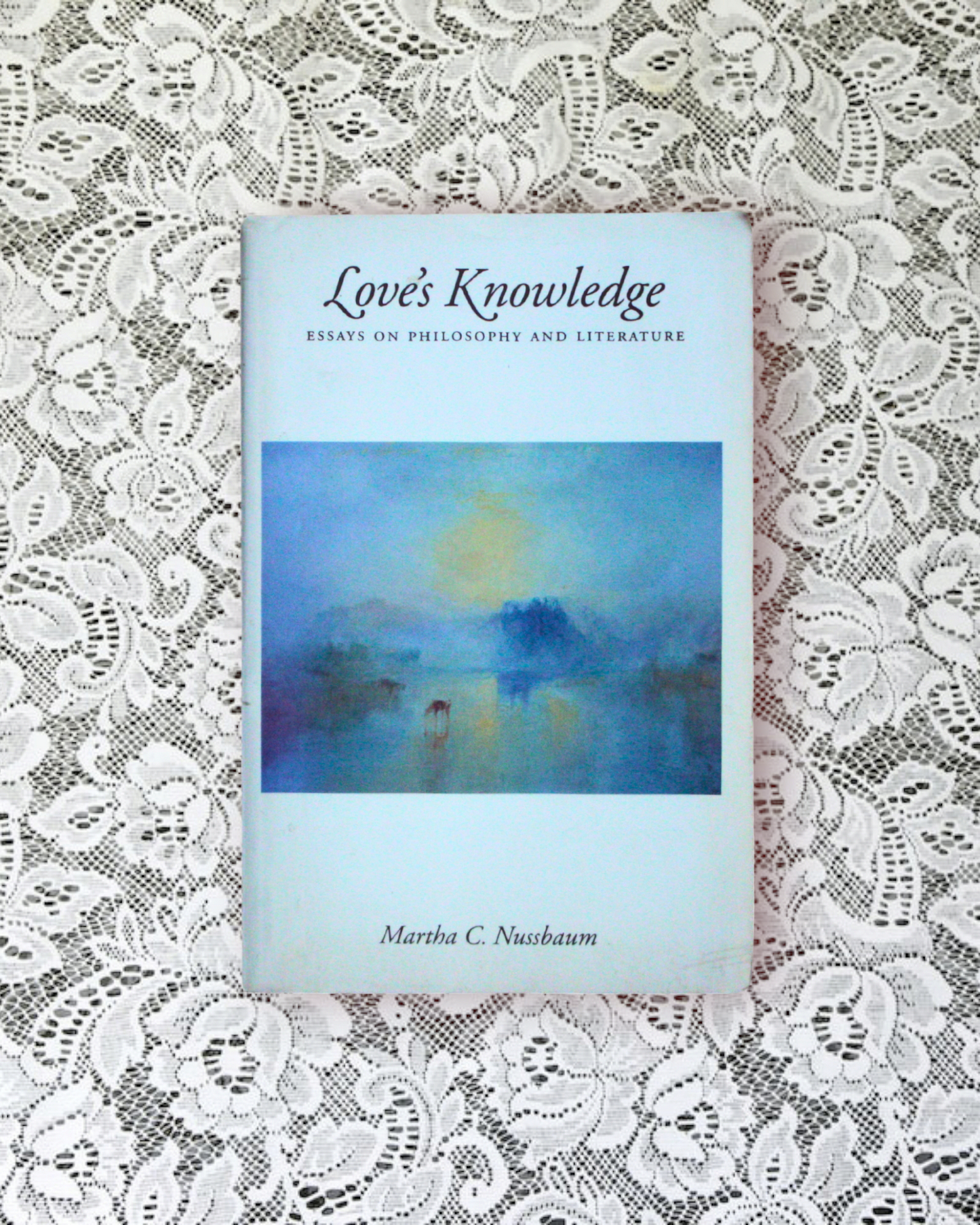 Love's knowledge. Essays on philosophy and literature